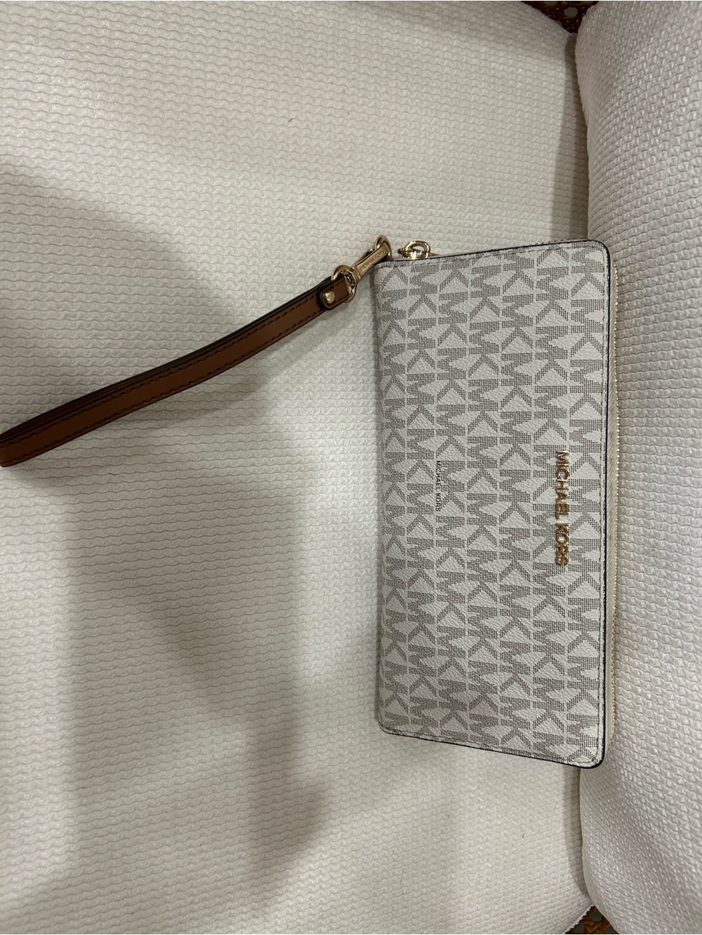 Michael Kors White & Tan Signature Logo Wristlet